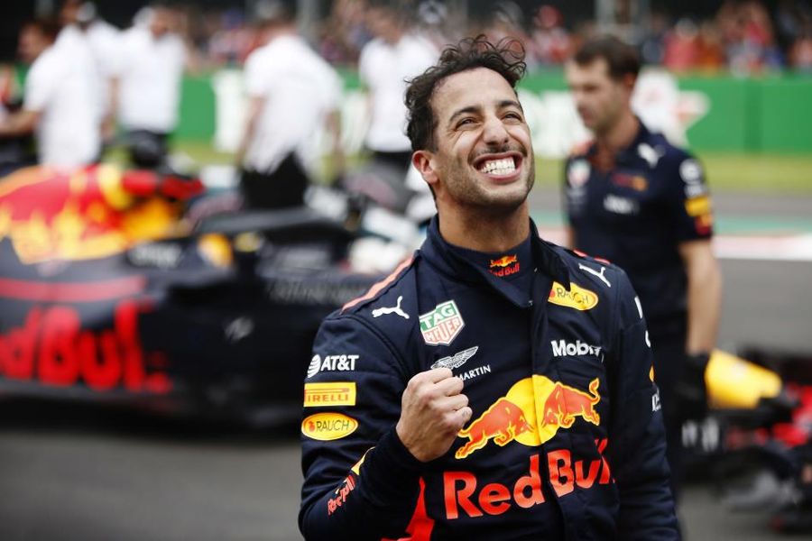 Ricciardo pips Verstappen to Mexican Grand Prix Pole